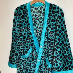 Cheetah print robe NWOT box 1